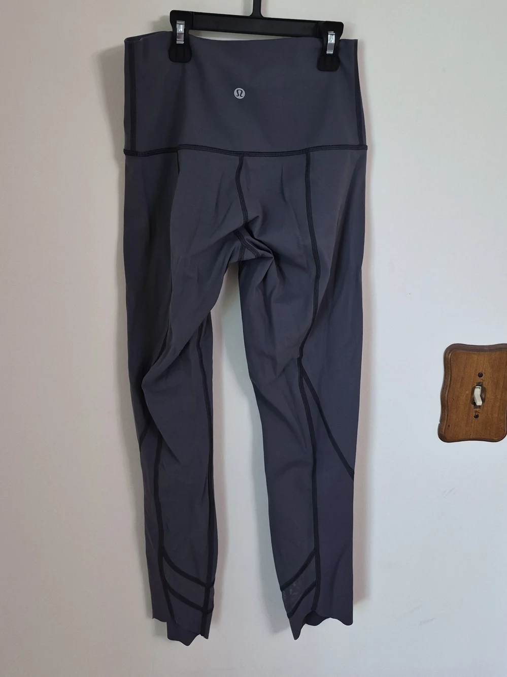 Lululemon Size 2 High-Waist Performance Capri Leggings Scalloped Hem